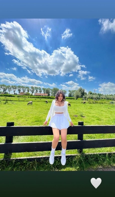 Karina Grinberryall ホットなポルノスター 画像