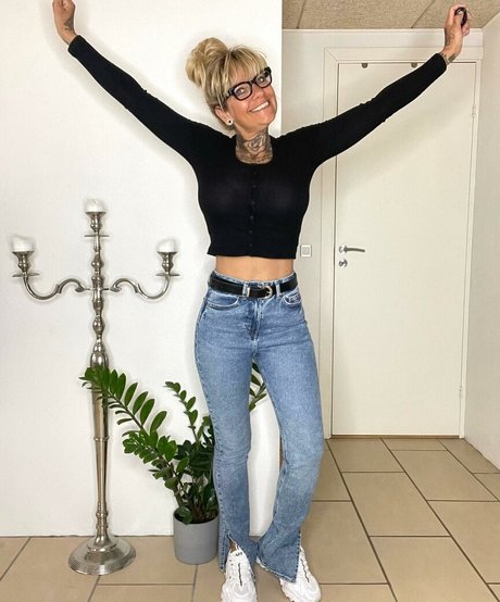 Winnie Nielsen ポルノスター 可愛い 写真