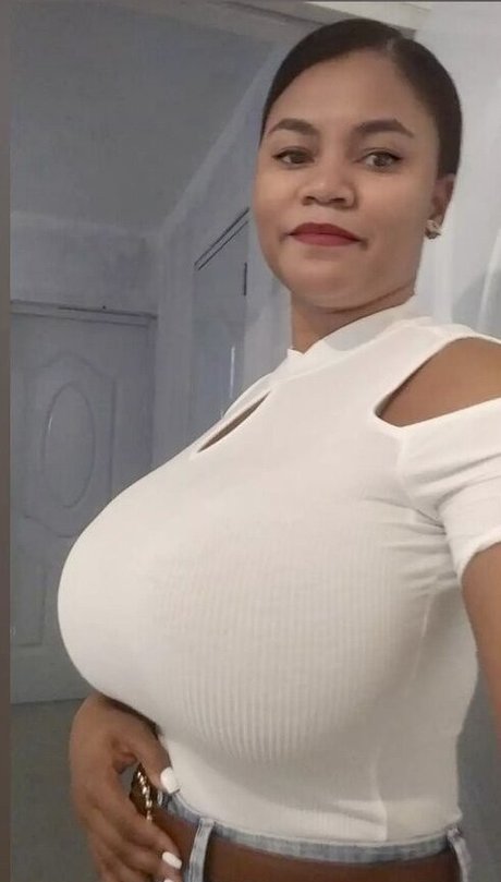 ポーグ POV オンリーファンズ セクシー 画像