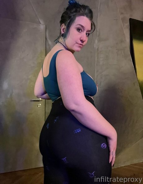 infiltrateproxy 美しいモデル 写真