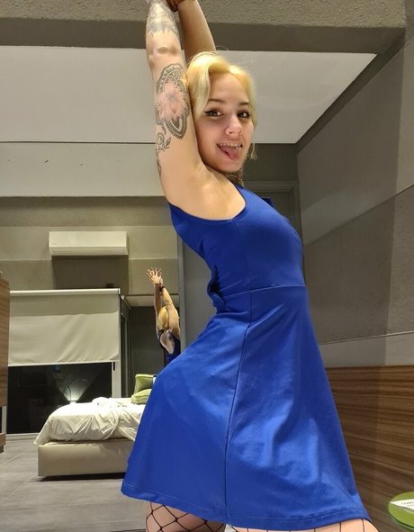 luzzchan ポルノスター ホット 画像