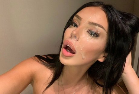 Pariz Zianna スター xxx 写真