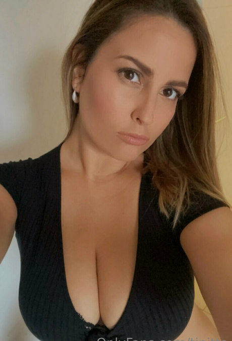 tinitta 裸モデル 写真