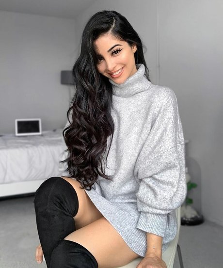 Elwa Saleh 素敵な女優 ギャラリー