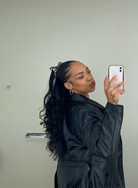 boujeebombshell xxxスター 写真