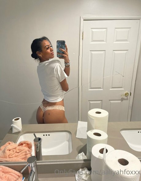 aaliyahfoxxx エロティック女優 写真