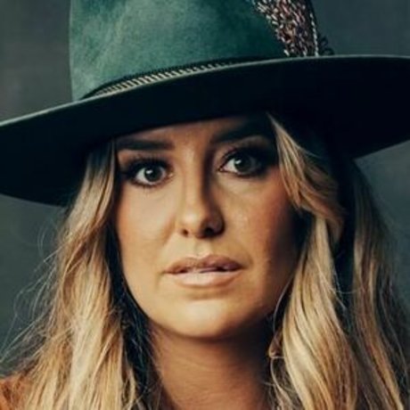 Lainey Wilson ヌード女優 ギャラリー