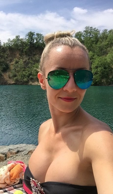 monicasaintxxx 裸モデル 写真