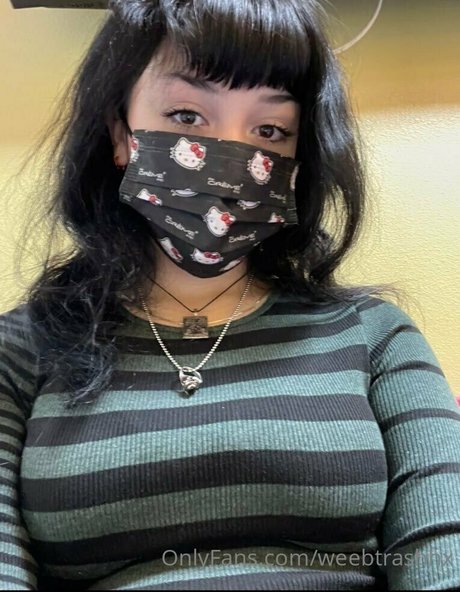 weebtrashhx ホットなモデル 写真