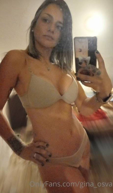 gina xxx 最高のモデル 写真