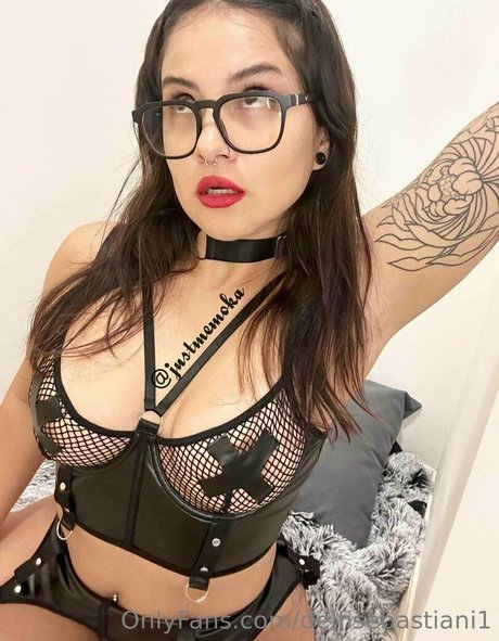 delfisebastiani1 美しいポルノスター 写真