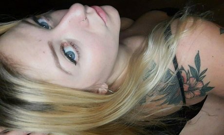 mikhelaxxx ポルノスター セックス 写真