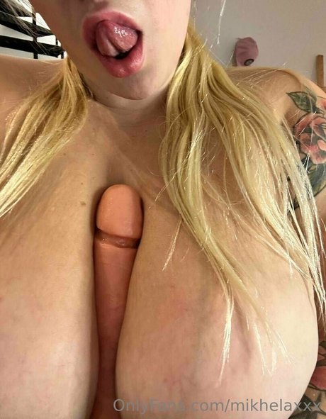 mikhelaxxx ポルノスター ベスト 写真
