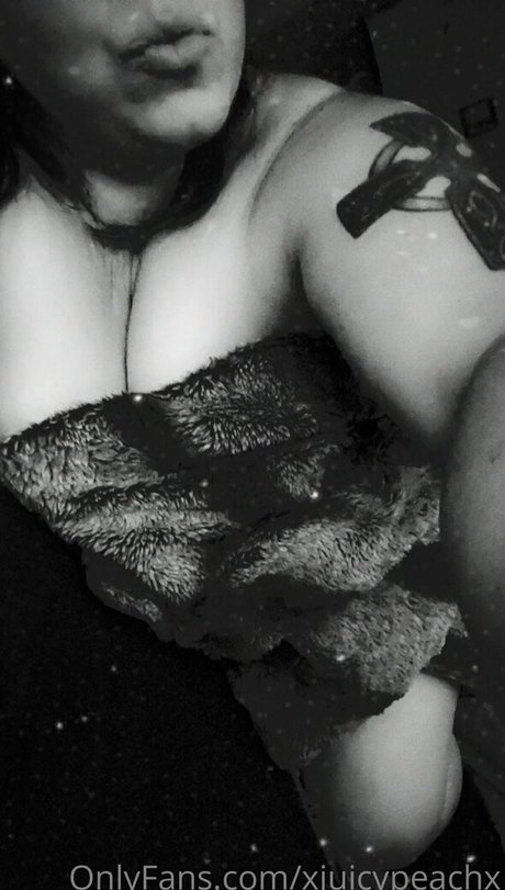 xjuicypeachx セクシーモデル 写真