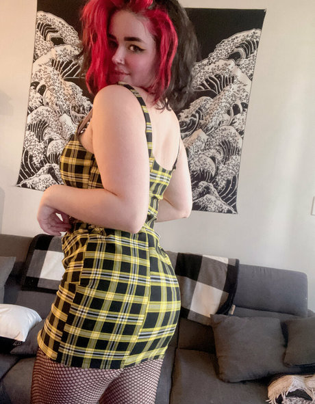 小さいペニスのシーメールOnlyFans セクシーヌード 写真