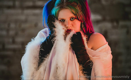 mischievousmisty ポルノモデル 写真
