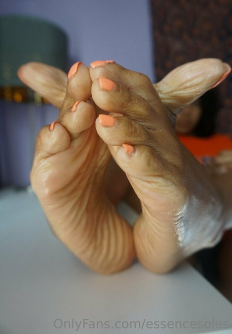 essencesoles 美しいモデル 画像