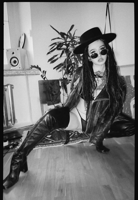 demonek0 女優 写真