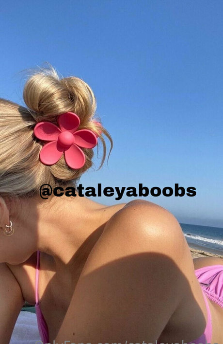 cataleyaboobs モデル 写真