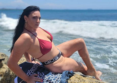 ladyanacondahoa ヌードモデル 写真