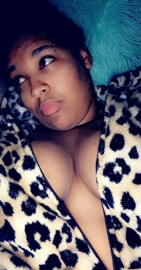 queen coco21 profile image