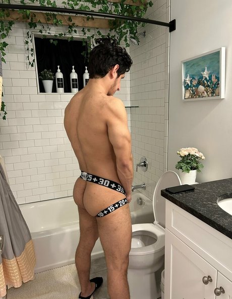ゲイのインフルエンサーOnlyFans 無料xxx ギャラリー