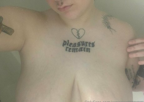 アジア人のおっぱいオンリーファンズ セックス 写真