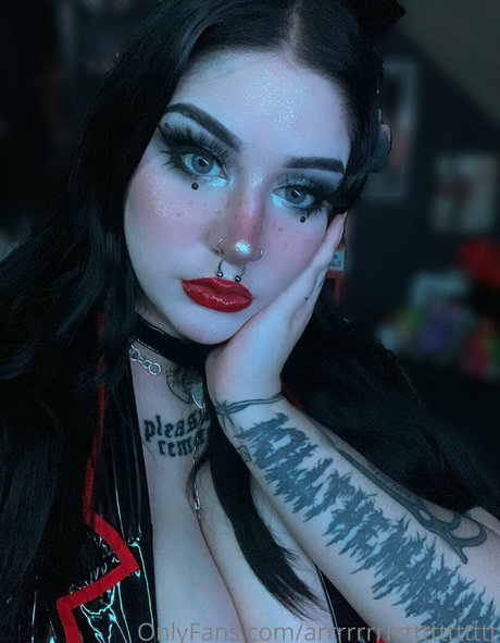 Ur E Mommy top profile image