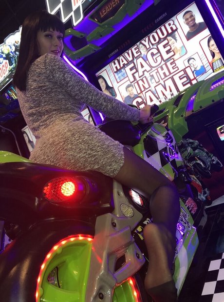 lilmizzunique 無料スター 写真