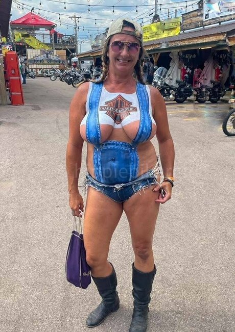 hippiebikergirlfree 完璧なモデル 画像