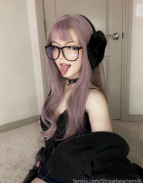 Strawberrymillk ヌードのポルノスター 画像