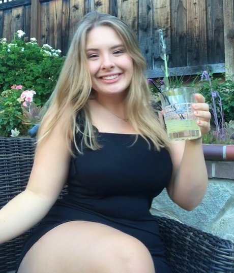 Haley E セックスモデル 画像