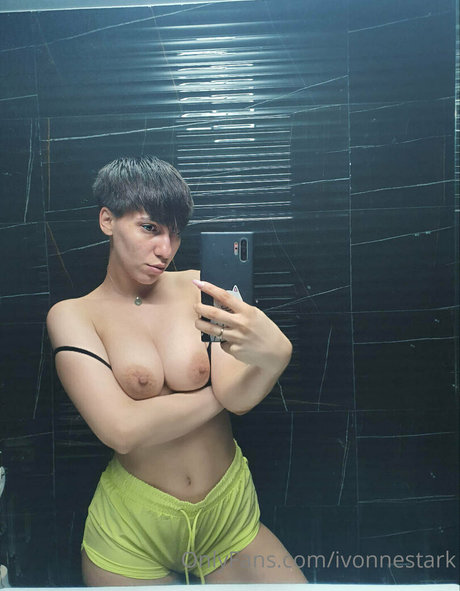 ivonnestark top profile image