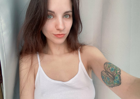 Lisa Joyce エロティックなモデル 写真