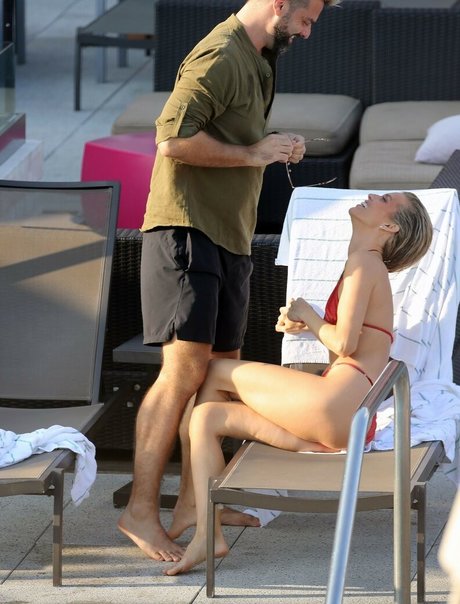 AnnaLynne McCord 独占スター 写真