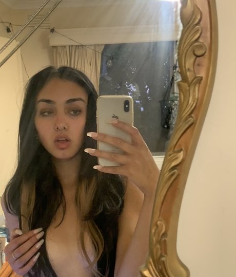 Akasha Collins ヌードモデル 写真