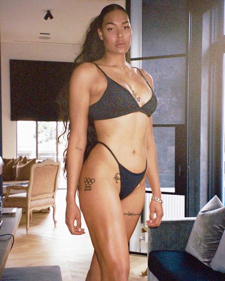 Elizabeth Cambage ポルノスター 可愛い 画像