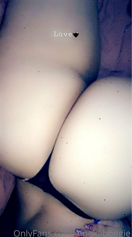 ainekaboogie ポルノスター 裸 画像
