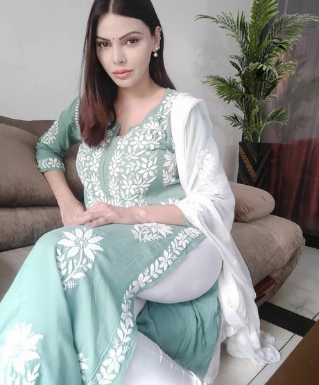 Sherlyn Chopra ポルノスター 美しい 写真
