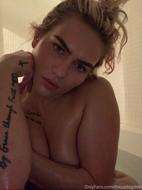 Sadie Gibbs セックスモデル 写真