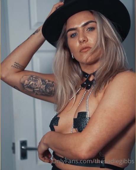 Sadie Gibbs かわいいポルノスター 画像