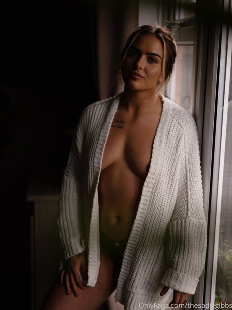 小さなお尻のOnlyFans ポルノ 写真