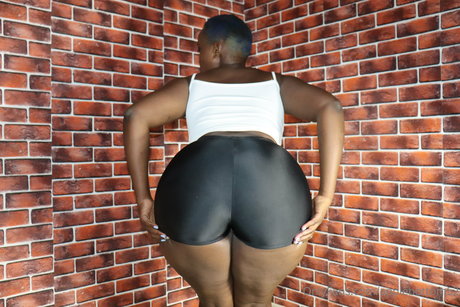 Apple Bottom 52 アダルト女優 画像