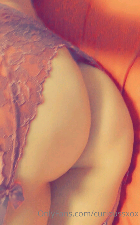 Curioussxox ポルノモデル 写真