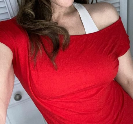 Emily Sequoia 完璧なスター 写真