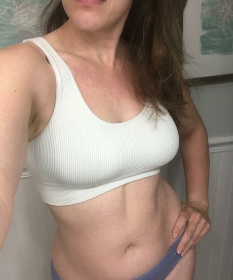 Emily Sequoia ヌードモデル 写真