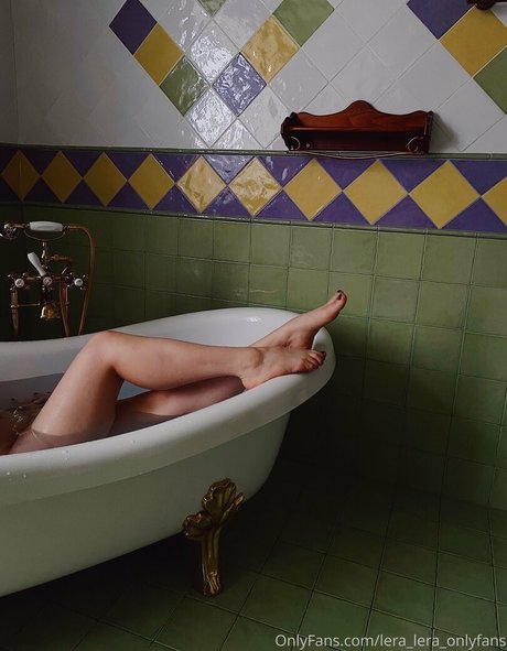 Lera Lera エロティックなスター 写真