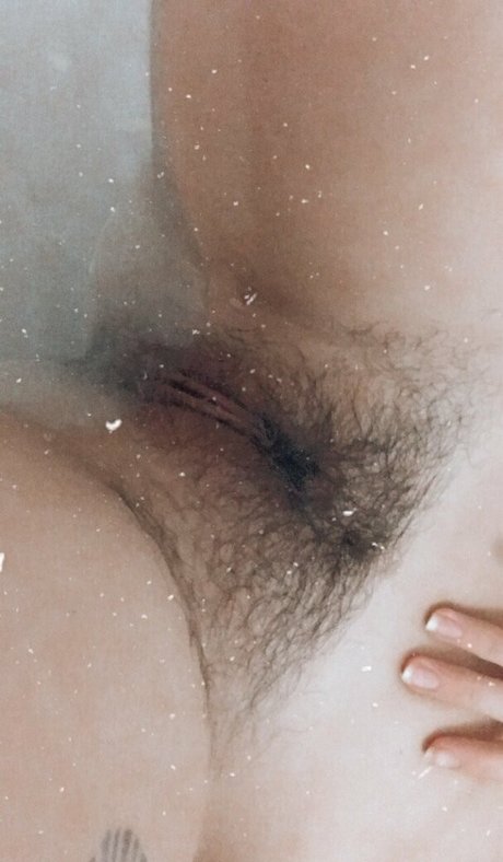 ショートヘアのティーンズOnlyFans 裸 ギャラリー