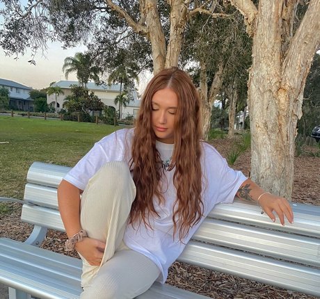 Hayley Aurisch セクシーモデル 写真