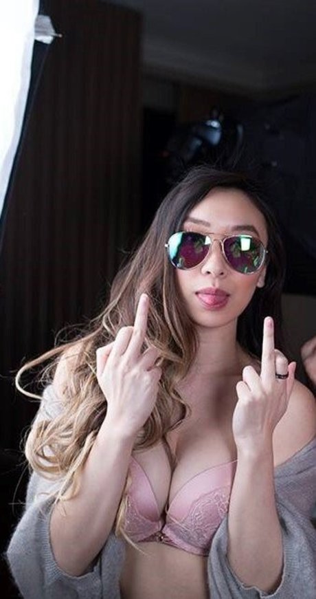 Luna Ly ヌードモデル ギャラリー